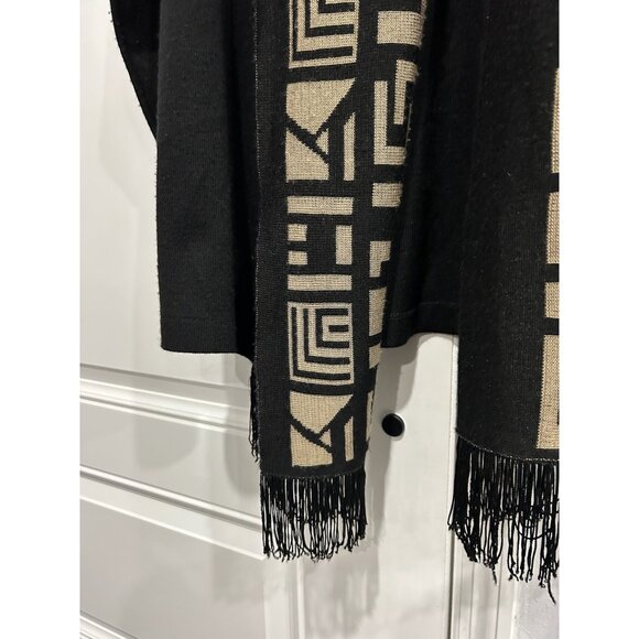 Mattie Black Beige Geometric Pattern Long Cardigan Jacket Fringe Scarf Sz Large - Picture 4 of 9